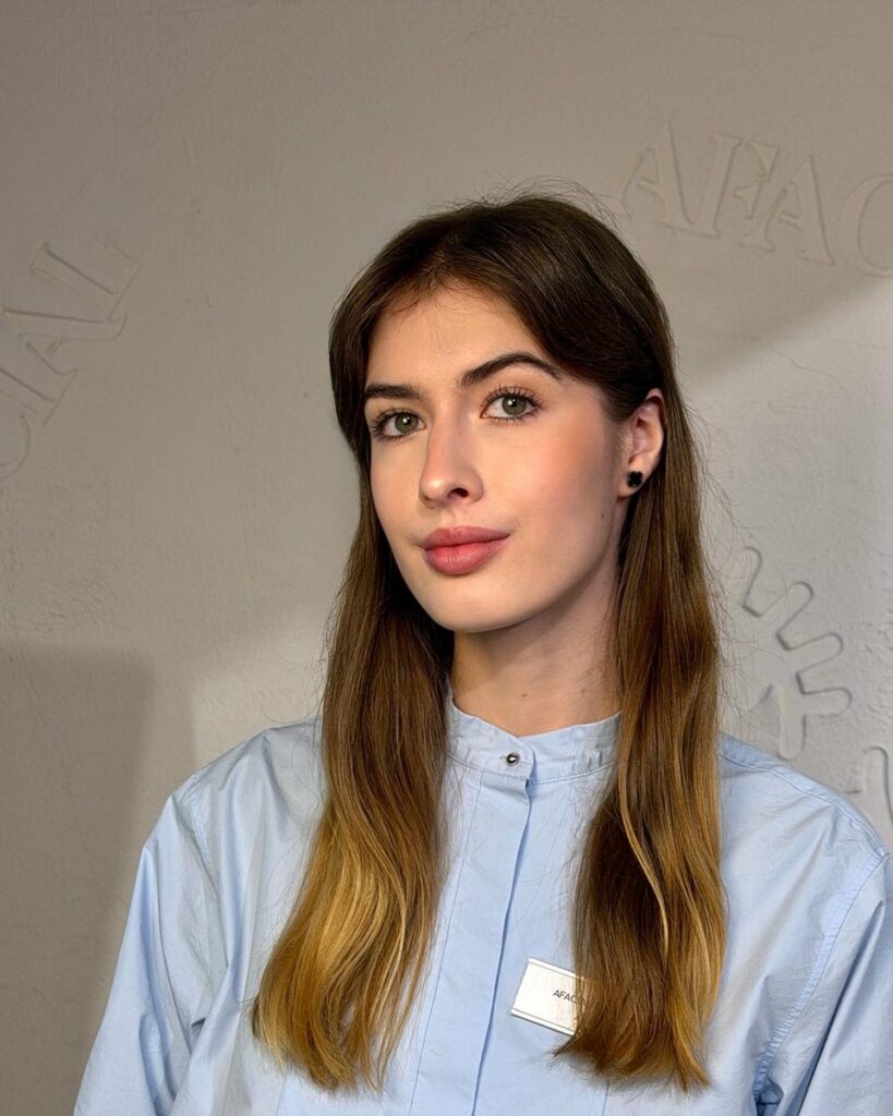 Anna, Administratorin bei AFACIAL