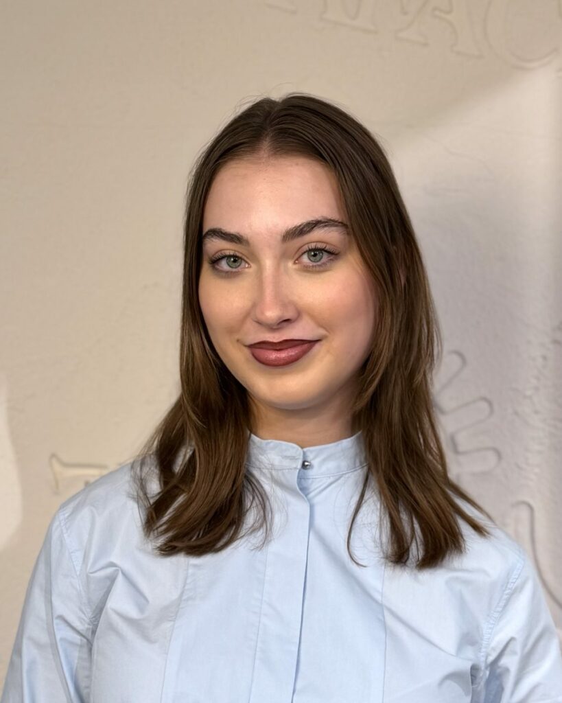 Florentina, Assistentin bei AFACIAL